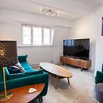 Cosy 2 Bed Apartment - Close To Leeds Centre